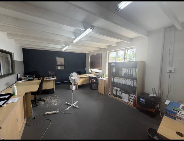 655M² WAREHOUSE TO LET IN BLACKHEATH INDUSTRIAL